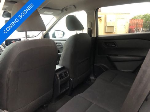 Used 2024 Nissan Rogue S FWD image 5