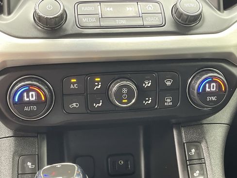 Used 2019 GMC Acadia SLE AWD/4WD image 22