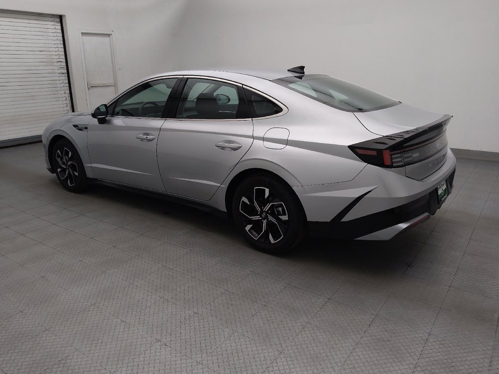 Used 2025 Hyundai Sonata SEL FWD image 3