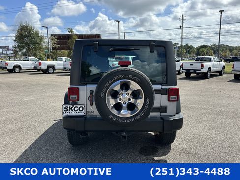 Used 2016 Jeep Wrangler Unlimited Sport image 26