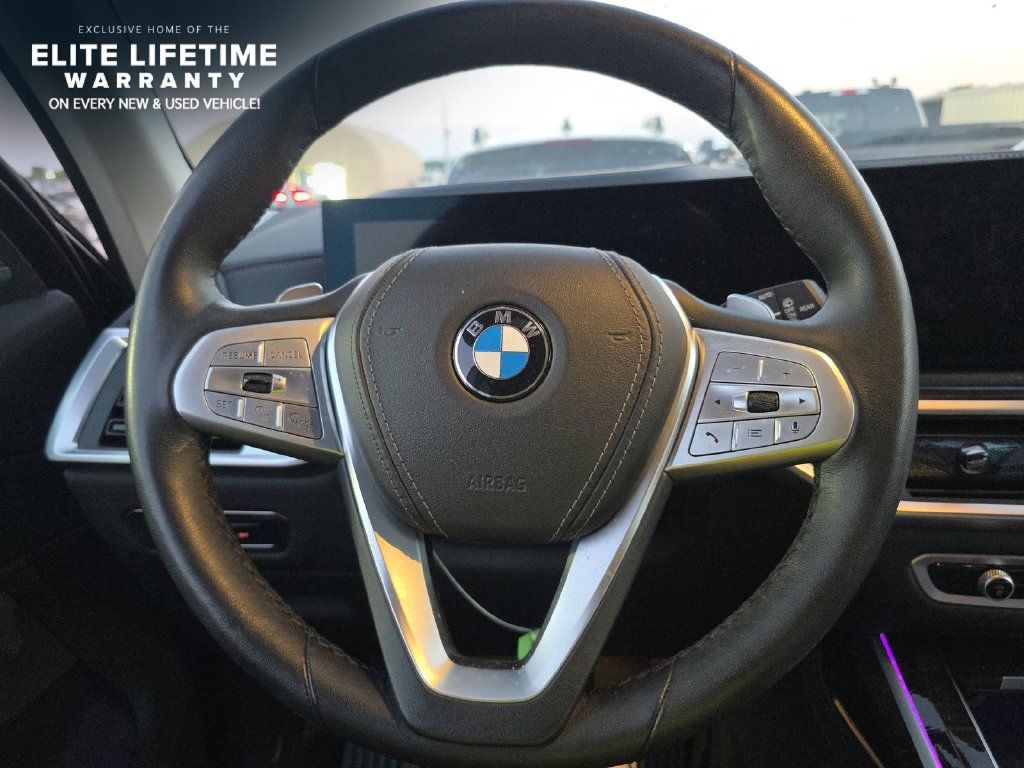 Used 2025 BMW X7 xDrive40i AWD/4WD image 6