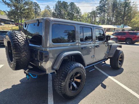 Used 2022 Jeep Wrangler Unlimited Rubicon w/ Xtreme Recon 35" Tire Package image 6