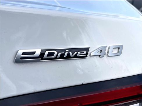Used 2024 BMW i5 eDrive40i w/ M Sport Package RWD image 24