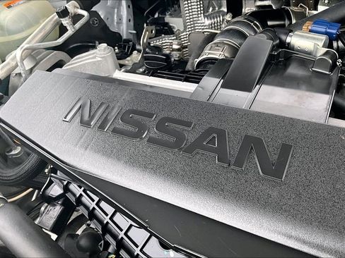 Used 2024 Nissan Rogue S image 29