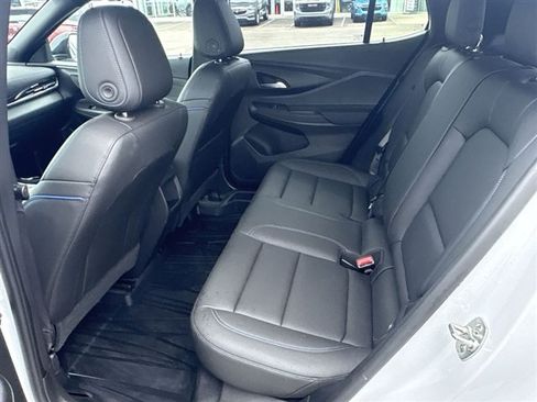 Used 2025 Buick Envista Sport Touring w/ Convenience I Package FWD image 23