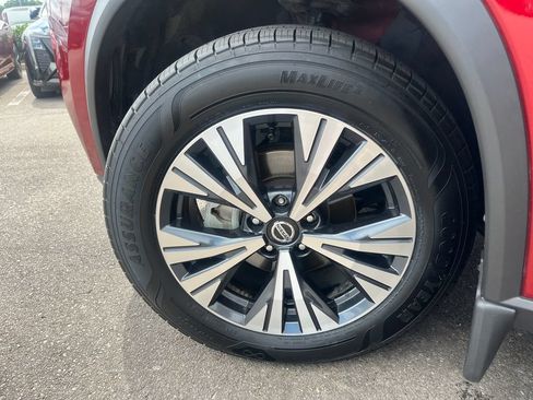 Used 2021 Nissan Rogue SV AWD/4WD image 29