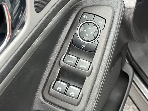 Used 2015 Ford Explorer XLT FWD image 26