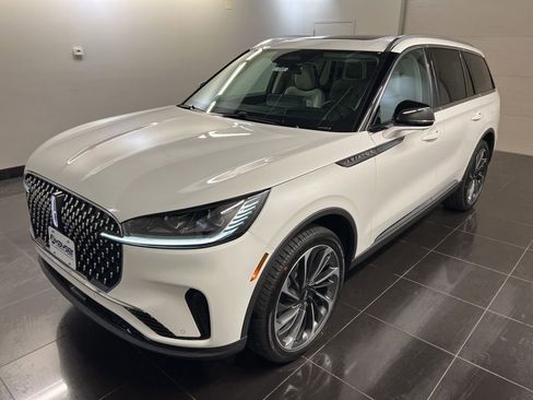 New 2026 Lincoln Aviator Reserve AWD/4WD image 3