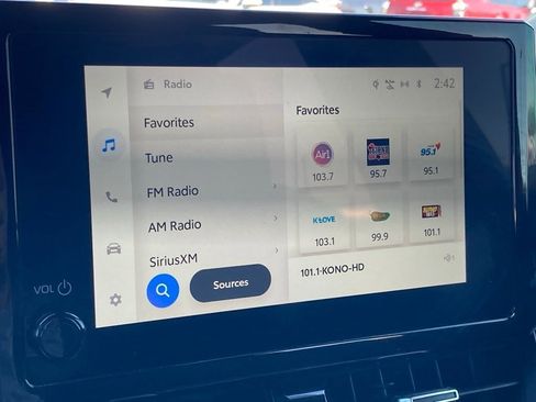 Used 2025 Toyota Corolla Cross AWD Hybrid image 23