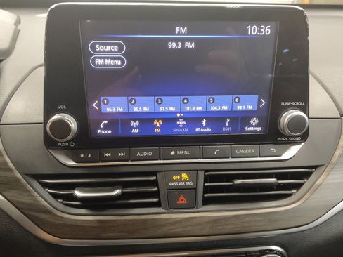 Used 2025 Nissan Altima 2.5 SV FWD image 25
