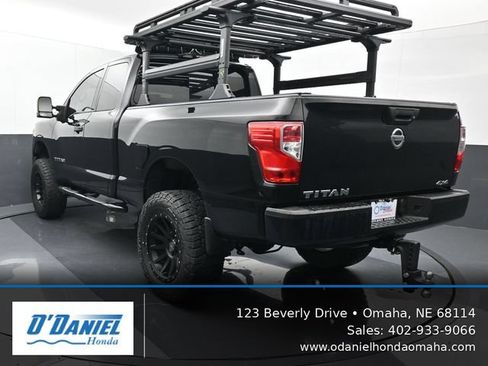 Used 2017 Nissan Titan S AWD/4WD image 4
