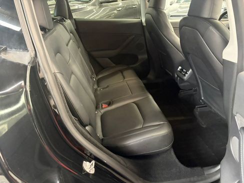 Used 2023 Tesla Model Y Long Range AWD/4WD image 18