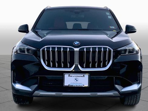 Certified 2025 BMW X1 xDrive28i w/ Convenience Package image 3