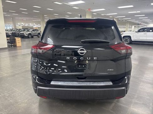 Used 2024 Nissan Rogue S image 6