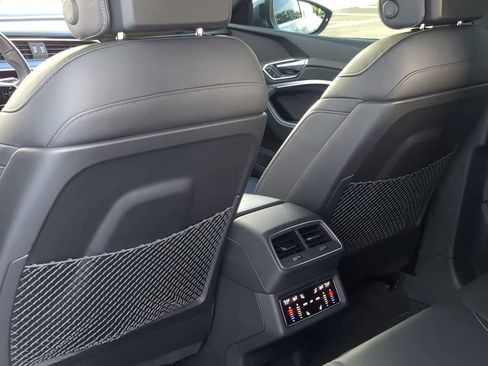 Used 2023 Audi e-tron S Premium Plus image 17