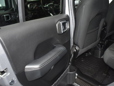 Used 2020 Jeep Wrangler Unlimited Sahara w/ Uconnect 4C Nav & Sound Group image 9