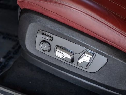 Used 2021 BMW X6 xDrive40i w/ M Sport Package image 41