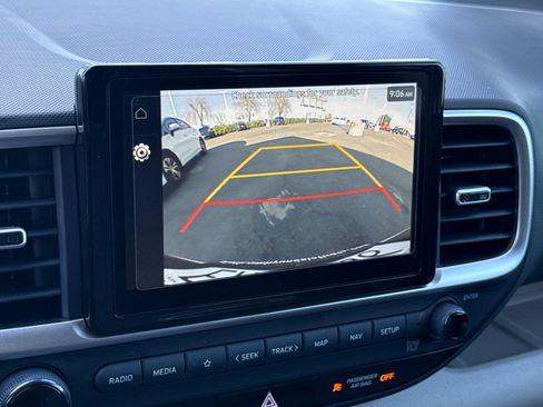 Used 2025 Hyundai Venue Limited image 20