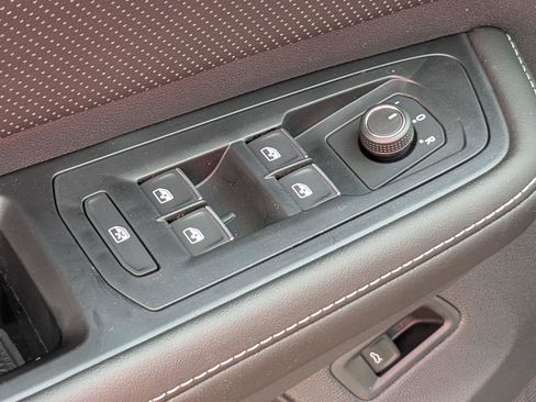 New 2025 Volkswagen Atlas Cross Sport SE image 13