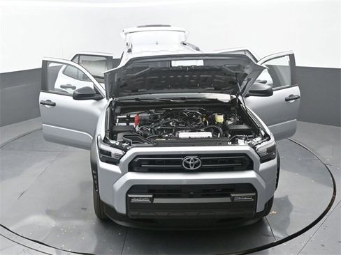 New 2025 Toyota 4Runner SR5 image 33