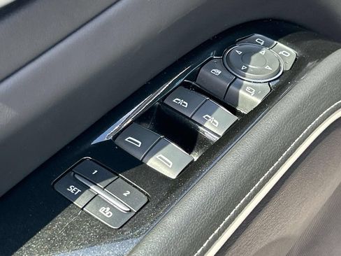 Certified 2023 Cadillac Escalade ESV Premium Luxury AWD/4WD image 28