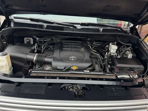 Used 2017 Toyota Tundra Limited image 18