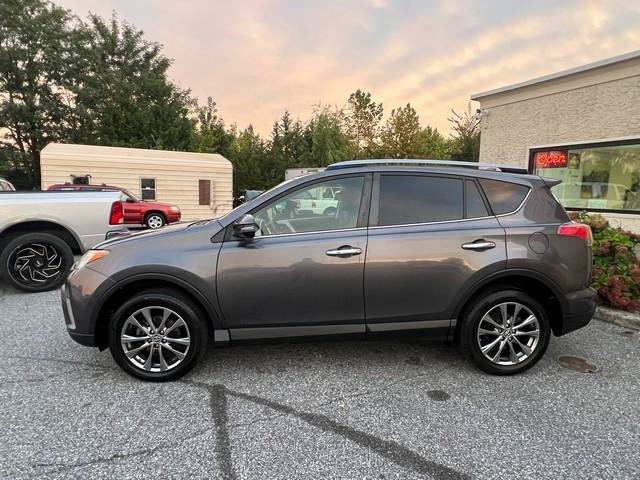 Used 2018 Toyota RAV4 Limited w/ All Weather Liner Package AWD/4WD image 4