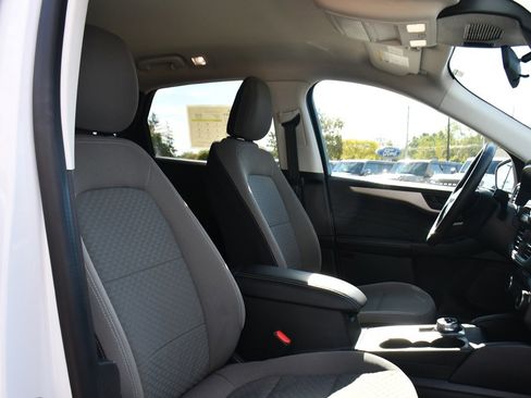 Used 2022 Ford Escape SE w/ Cold Weather Package image 15