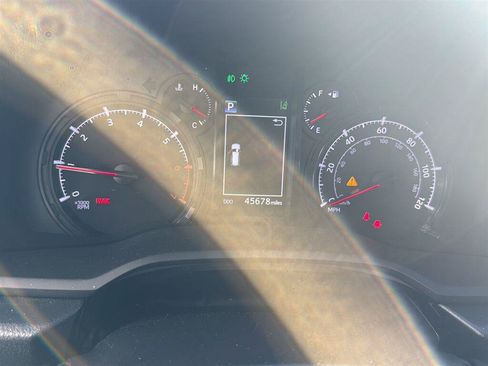 Used 2023 Toyota 4Runner SR5 AWD/4WD image 9
