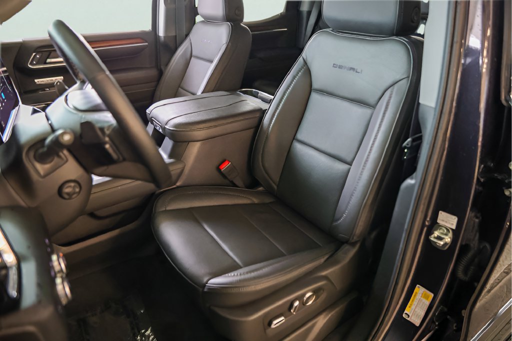 Used 2025 GMC Sierra 1500 Denali w/ Denali Reserve Package AWD/4WD image 9