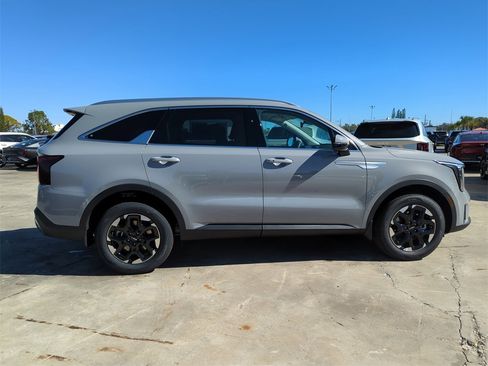 New 2026 Kia Sorento S image 9