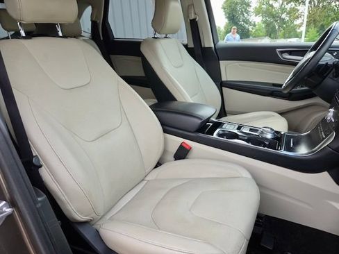 Used 2019 Ford Edge Titanium w/ Equipment Group 301A AWD/4WD image 9