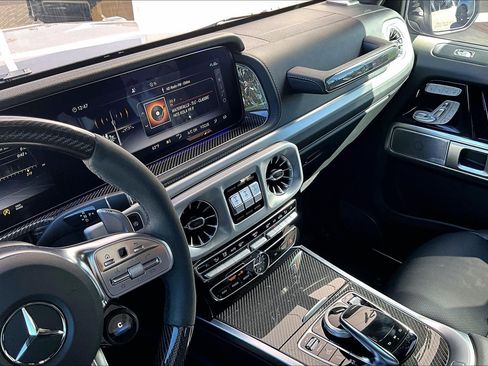 Used 2021 Mercedes-Benz G 63 AMG 4MATIC w/ Seat Comfort Package image 32