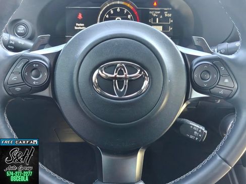 Used 2023 Toyota GR86 w/ ALL Weather Mat Package (TMS) RWD image 5