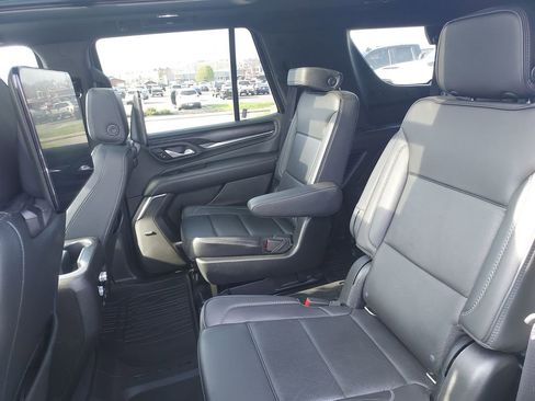 Used 2021 GMC Yukon Denali w/ Denali Premium Package image 29