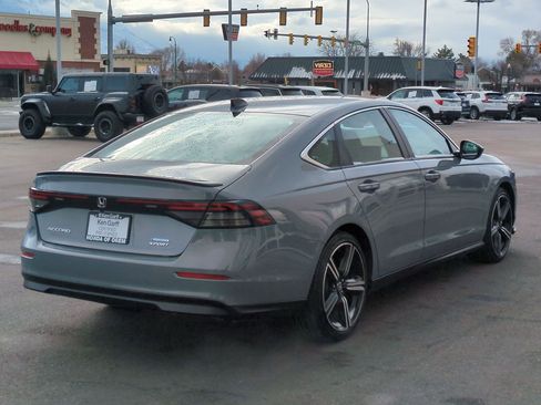 Used 2023 Honda Accord Sport image 3