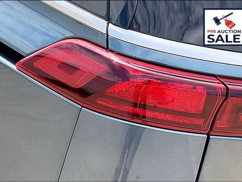 Used 2024 Kia Carnival EX FWD image 29