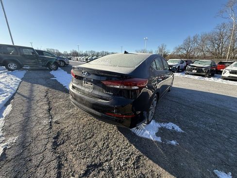 Used 2017 Hyundai Elantra Limited w/ Limited Tech Package 04 image 6