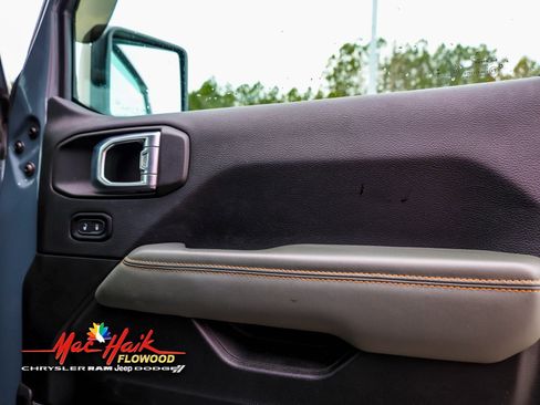 Used 2024 Jeep Gladiator Mojave image 15