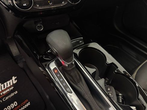 Used 2025 Chevrolet Trax ACTIV w/ Sunroof Package image 19