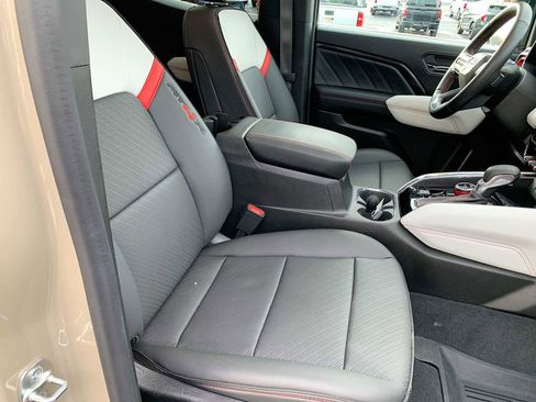 Certified 2024 GMC Canyon AT4X image 27