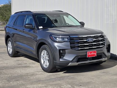 New 2026 Ford Explorer Active w/ Active Comfort Package image 2