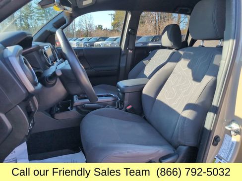 Used 2019 Toyota Tacoma TRD Off-Road image 11