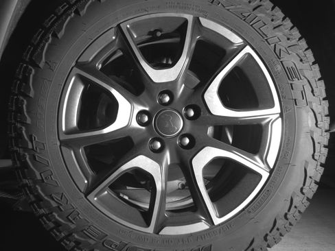 Used 2025 Jeep Compass Trailhawk AWD/4WD image 14