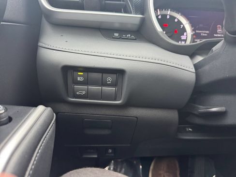 Used 2023 Toyota Highlander XSE AWD/4WD image 28