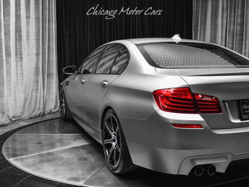 Used 2015 BMW M5 RWD image 43
