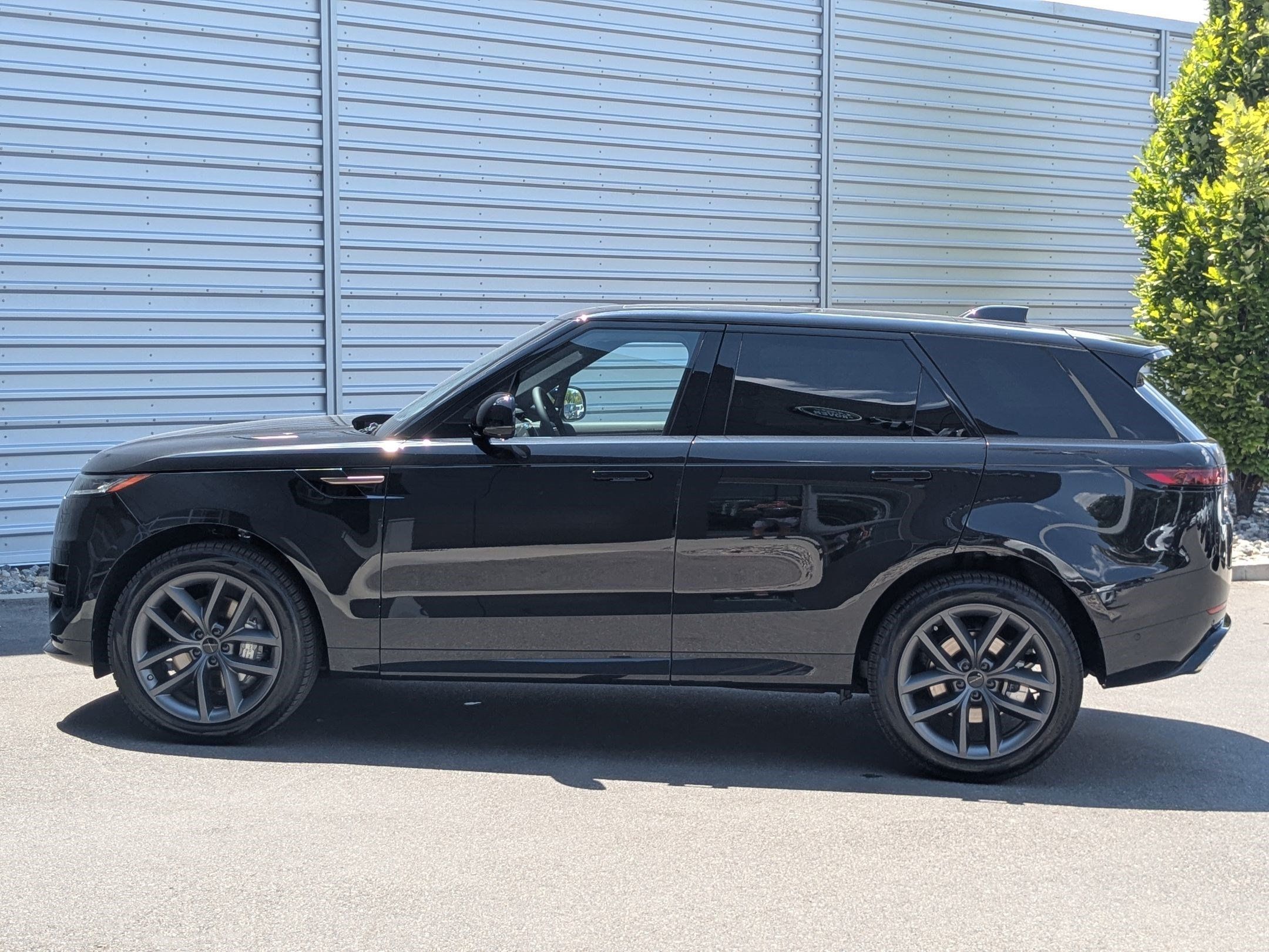 New 2026 Land Rover Range Rover Sport Dynamic SE AWD/4WD image 8