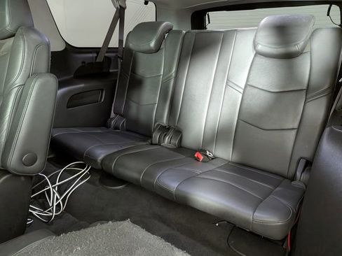 Used 2017 Cadillac Escalade ESV Premium Luxury image 31