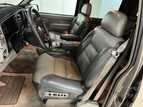 Used 2000 Chevrolet Tahoe Z71 w/ Comfort & Security Pkg image 58