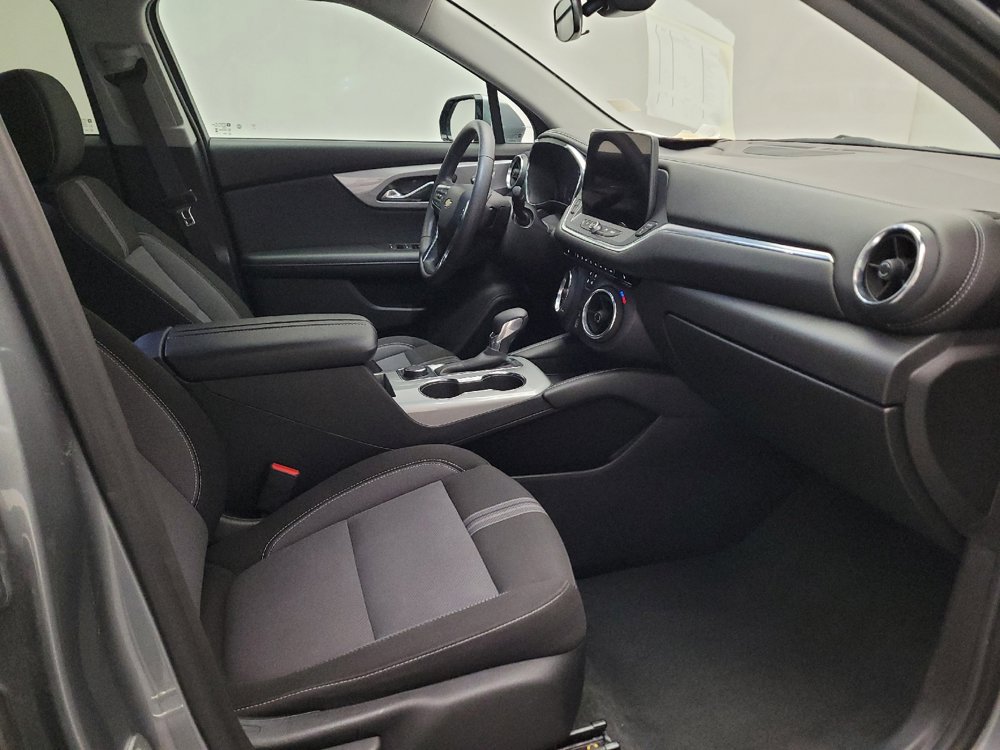 Used 2025 Chevrolet Blazer LT FWD image 21